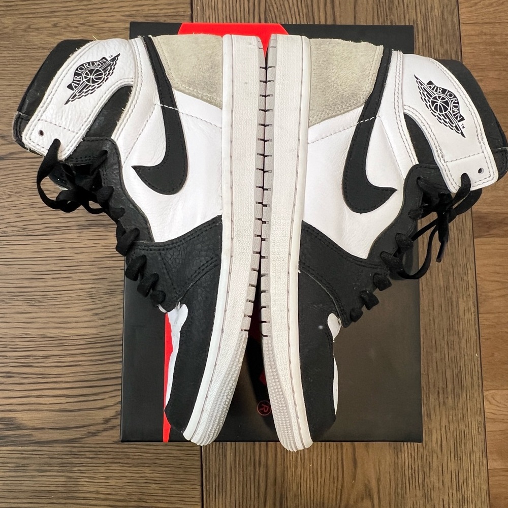EUC Men’s Nike Air Jordan 1 Retro High OG White Bleached Coral Black - 8M
